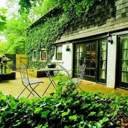 Charming Victorian Coach House Villa Jordanstown Exterior photo