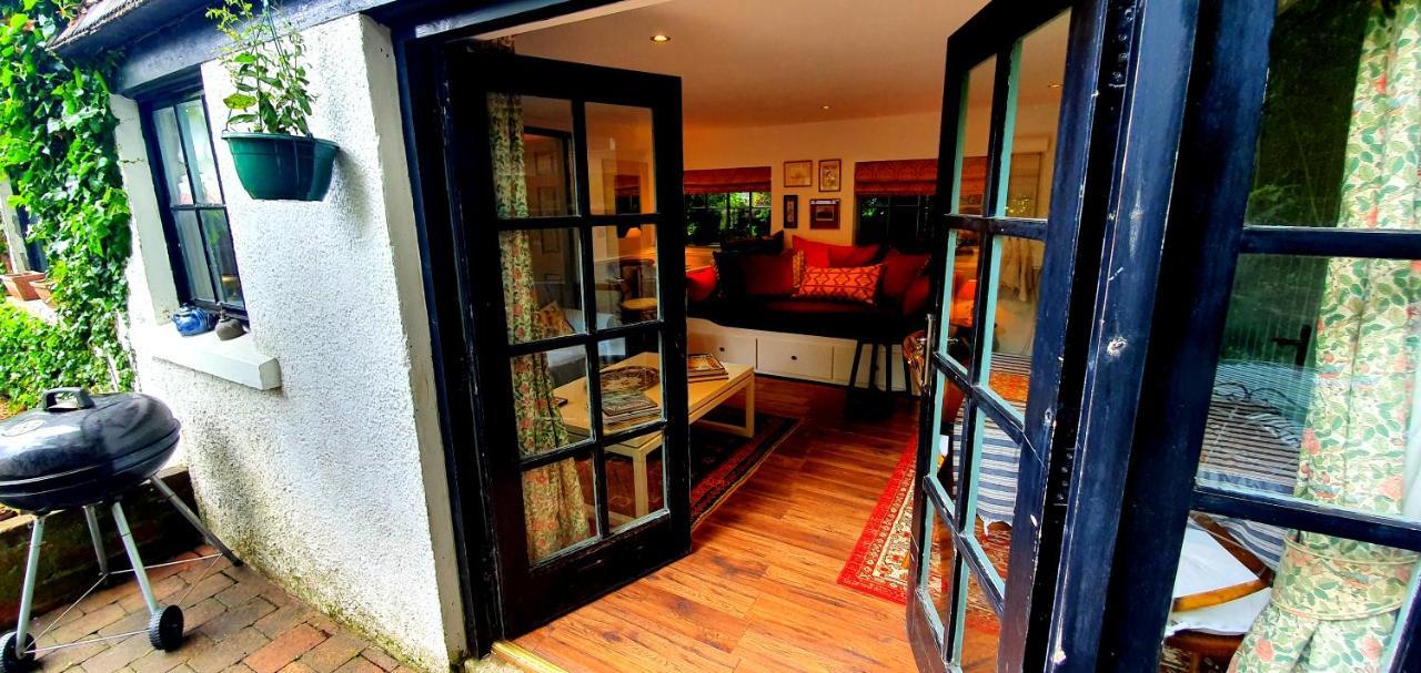 Charming Victorian Coach House Villa Jordanstown Exterior photo
